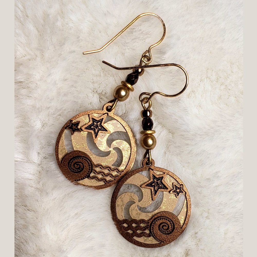 Beaded Metal Seascape Earrings with Stars - Picture 2 of 3